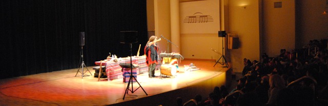 Pablo Nahual tocando el Mohoceño en el Palau de la Musica de Valencia